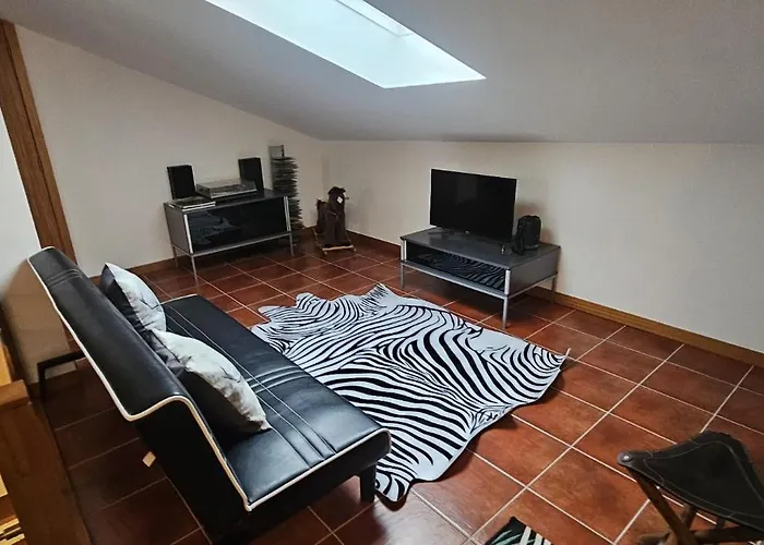 Familia Azevedo 아파트 에스포센데